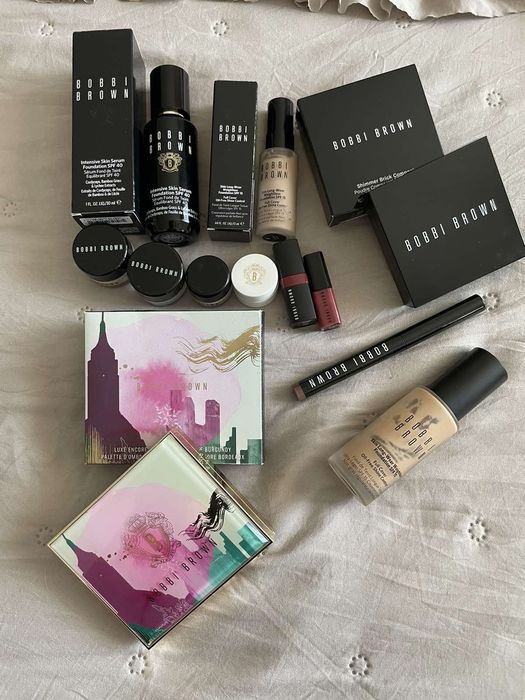 Dior червило , D&G база ,Bobi Bфон дьо тен , GUCCI хайлайтър