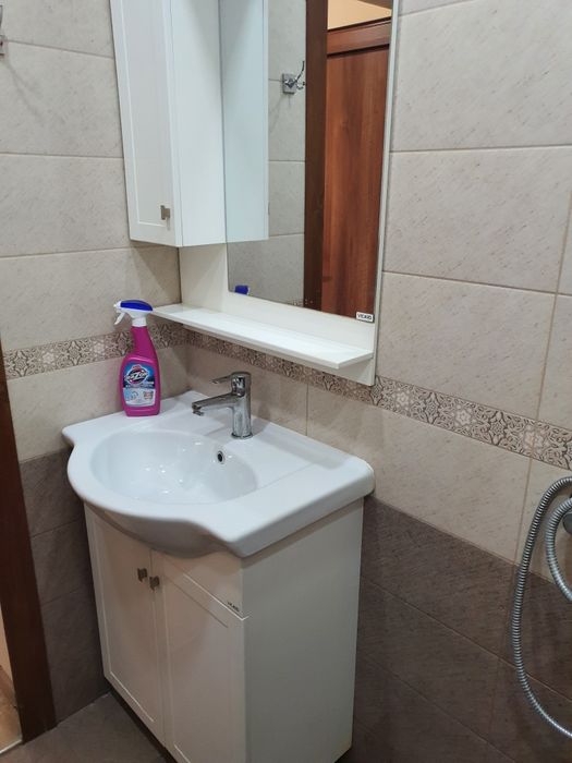 Дава се под наем Тристаен апартамент в Плевен, Идеален център - 70 кв.м за 408 € - Снимка #3