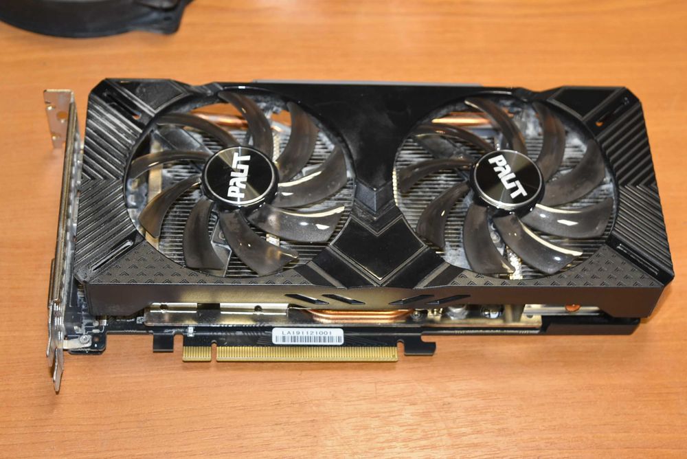 Почистване на лаптопи и персонални компютри . Смяна на термо пасти