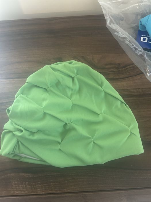Плувни шапки. Две за 30лв