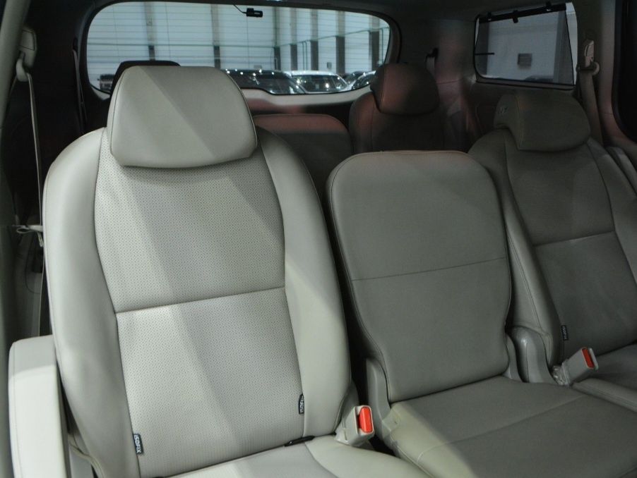 Гид с личным авто. Трансфер из аэропорта или вокзала. Экскурсии и туры