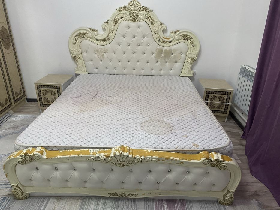 Спальный гарнитур