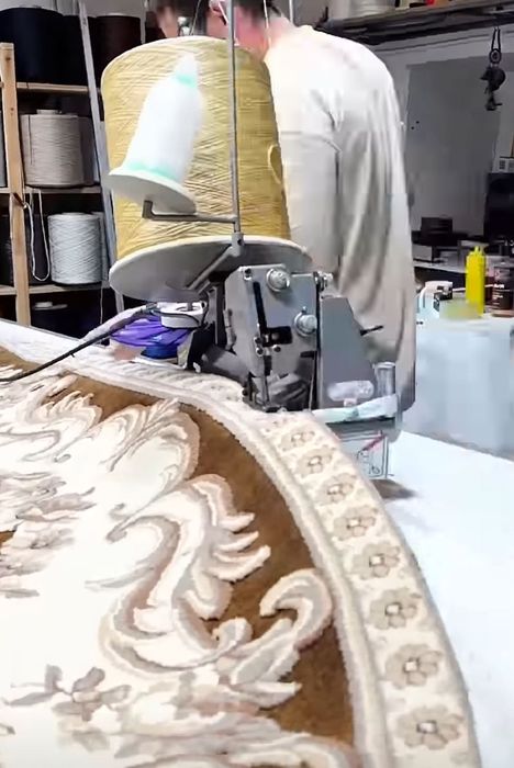 Оверлок ковров, установка ковродержателей, выезд на дом.