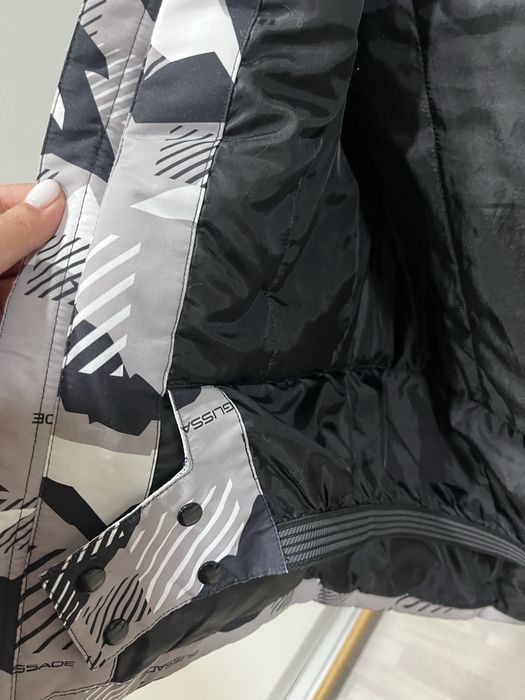 Продам детскую куртку