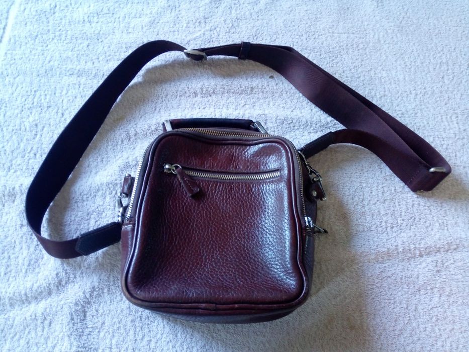 Продам кожаные сумки.