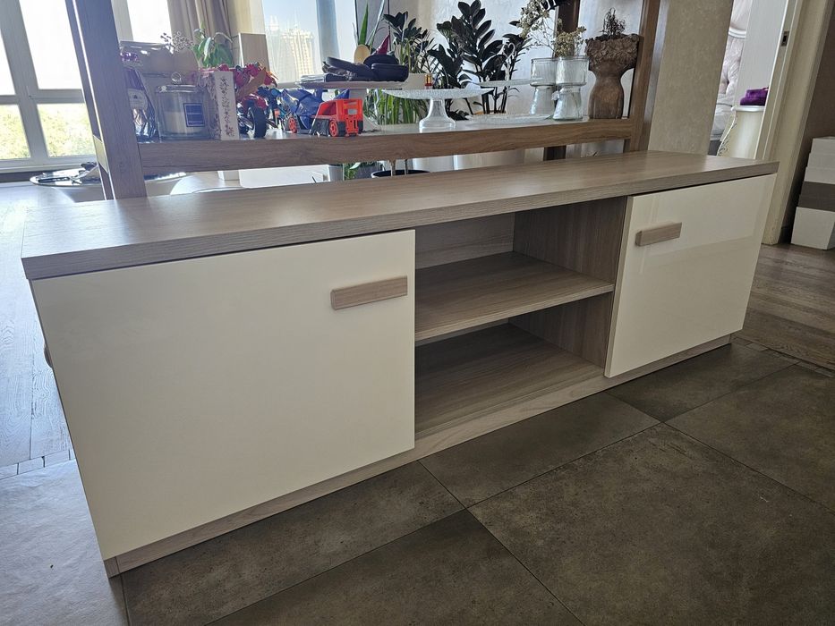 Продам тумбу под тв