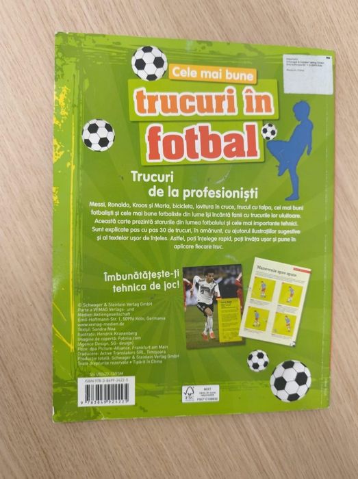 Carte Cele mai bune trucuri in fotbal