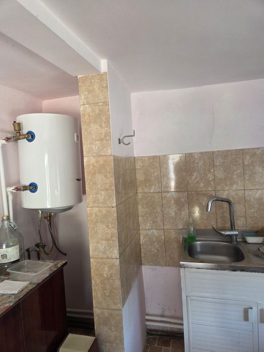 Vând casă parțial modernizată și teren 1800 mp – Tipărești, Prahova