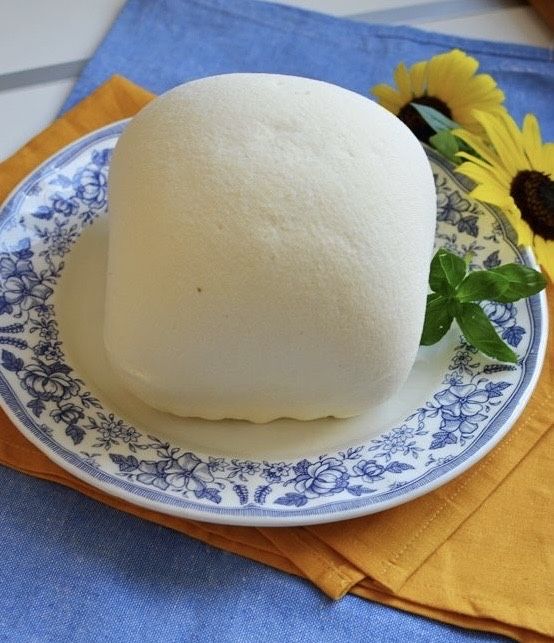 Vând caş si alte lactate