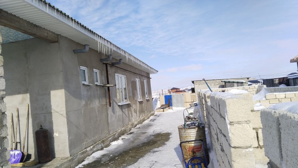 Уй сатылады. Продам дом