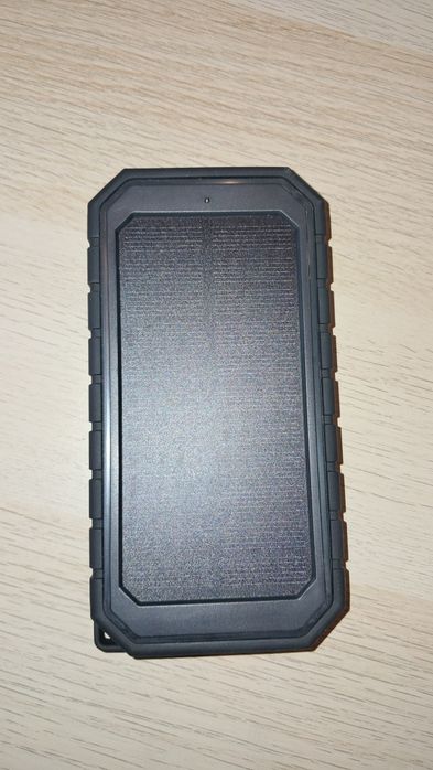 Powerbank solar cu încărcare wireless rapidă de 10 W și  10.000 mAh