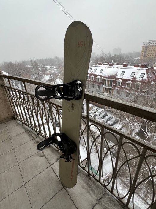 Доска с креплением для сноуборда