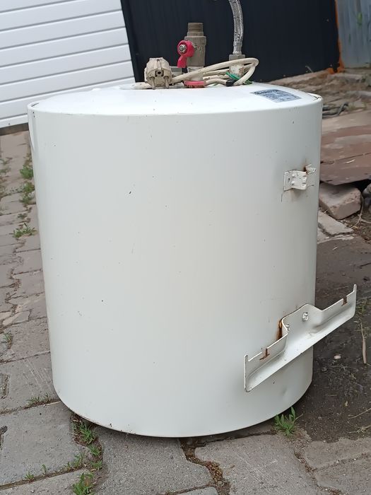 Бойлер ARISTON в хорошем состоянии