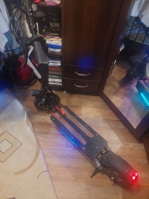 Продам электро самокат