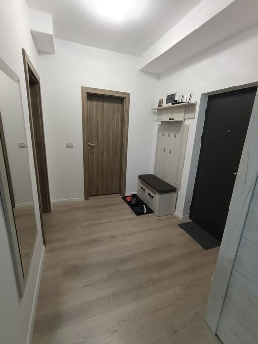 Vand apartament cu 3 camera in Dumbravita (mobilat)