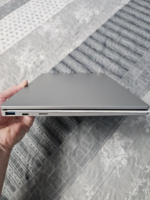 Samsung Galaxy Chromebook Go