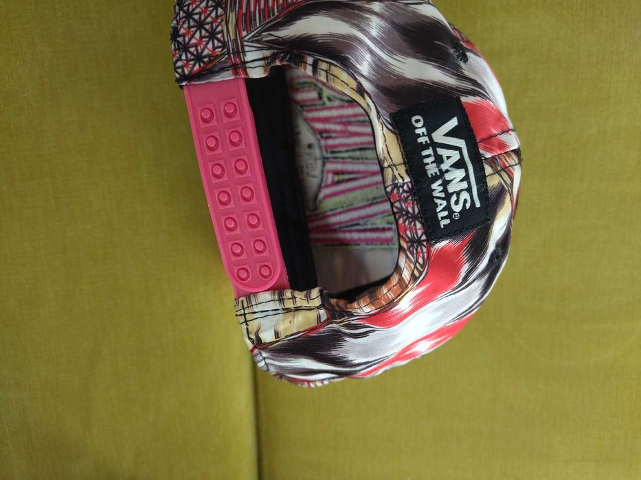 Шапка VANS розова козирка