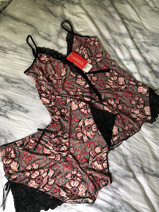 НОВА!! Лятна цветна нощничка