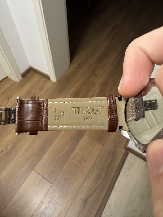 Tissot часовник.