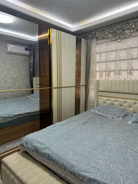 Hovli sotiladi srochna