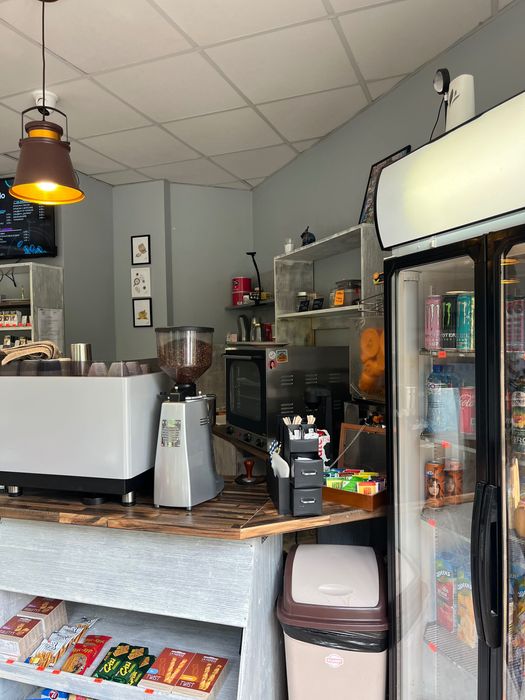 Дава се под наем Заведение в Благоевград, Запад - 58 кв.м за 10972.14 € - Снимка #1