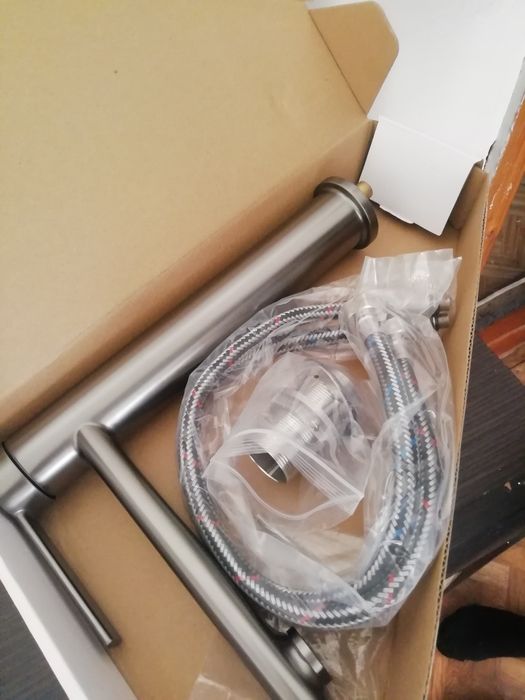 Продам срочно духовку и смеситель