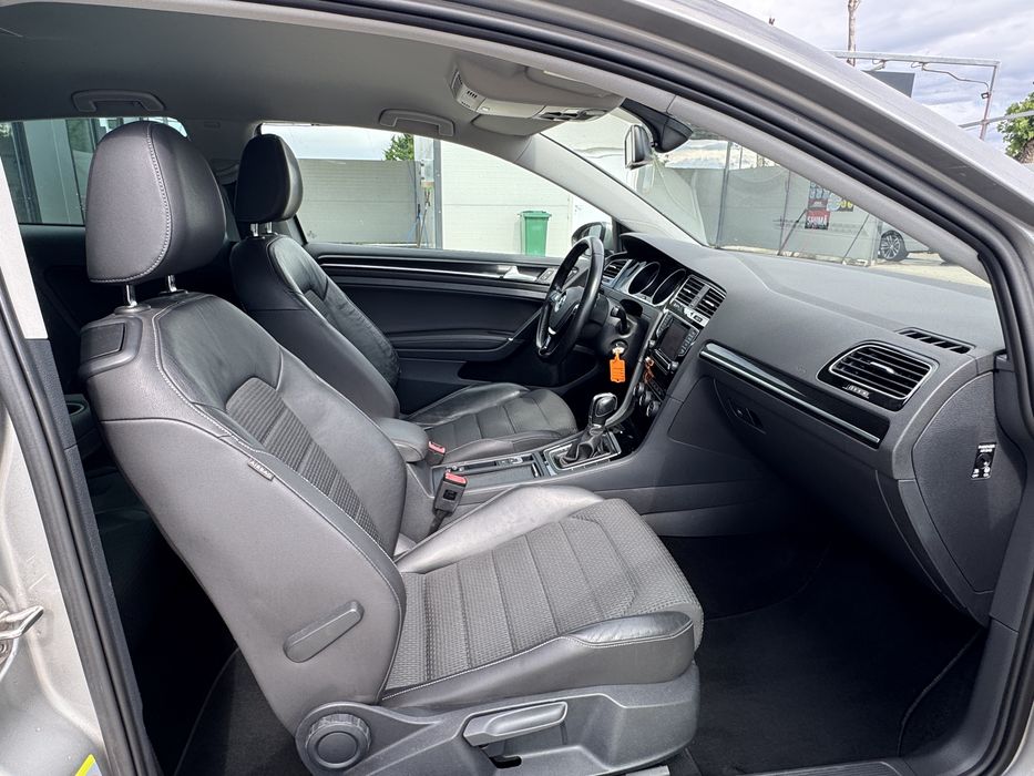 VW GOLF AUTOMAT/navigatie/piele/scaune sport inc/rate/garantie/150cp