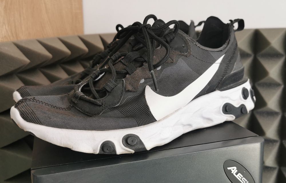 Nike React Element 55 black white номер 42
Black White