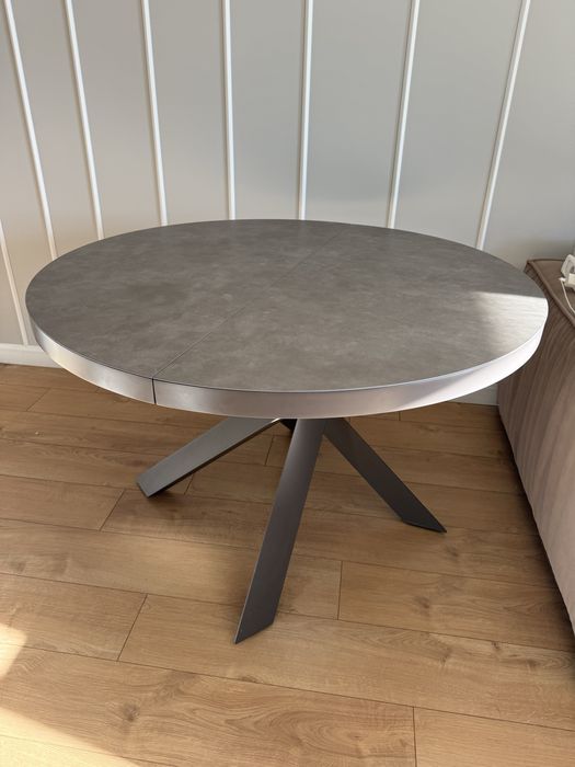 Masa dining extensibila maro/neagra din metal