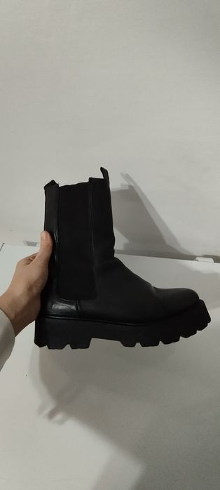 Продам кожаные челси,  в подарок сумка