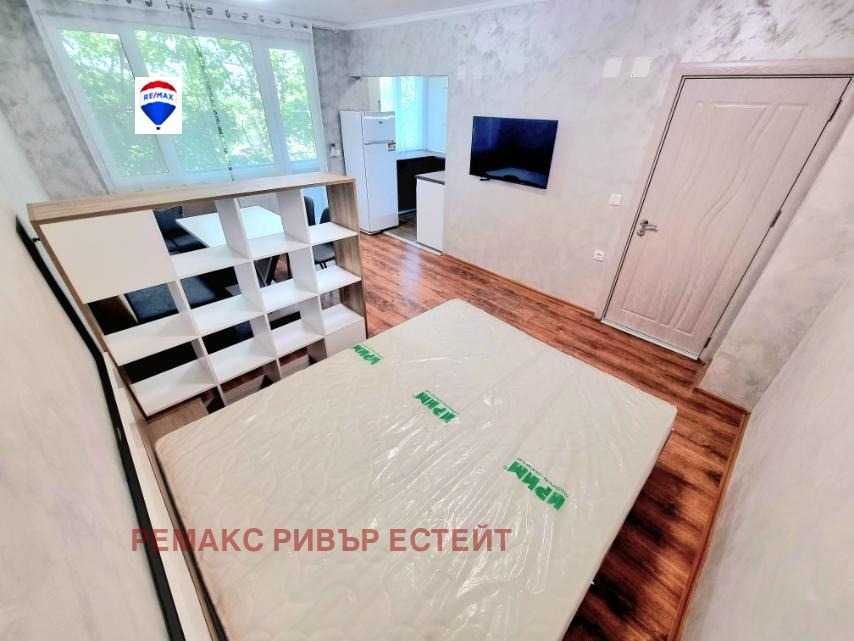 Дава се под наем Едностаен апартамент в Русе, Широк център - 55 кв.м за 306 € - Снимка #1