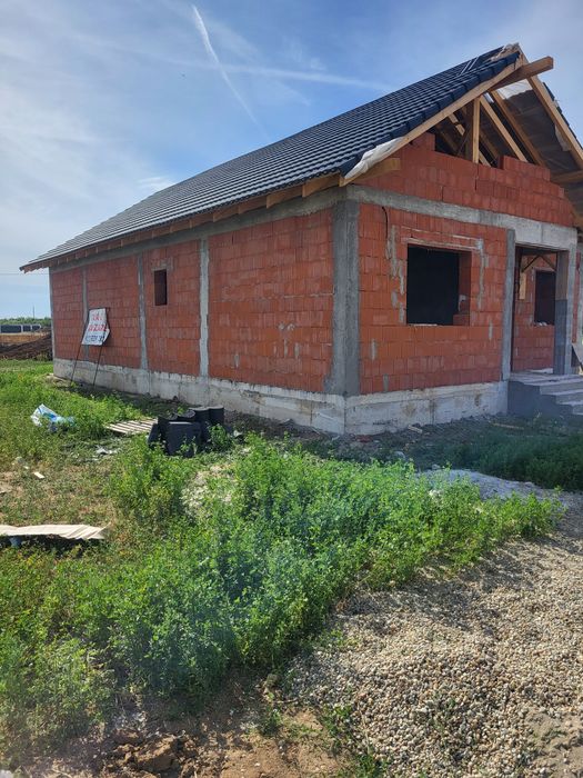 Casa pe parter -80 mp utili - Predare la alb