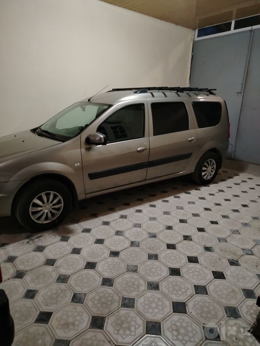 Mashina lada largus