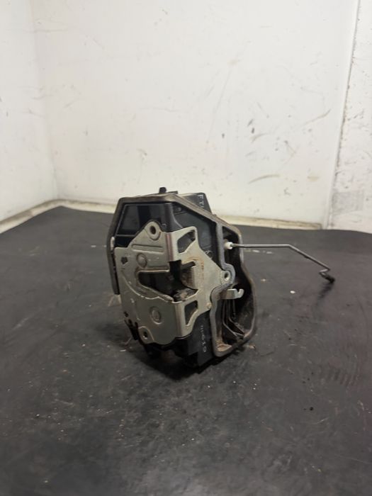 Broasca usa stanga fata BMW Seria 5 E60 E61 Broasca usa stanga fata BMW Seria 3 E90 E91 E92 Broasca usa stanga fata BMW X5 E70 | 7154619