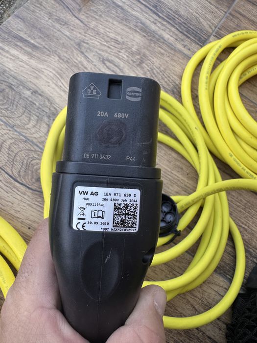 Cbluri incarcare auto