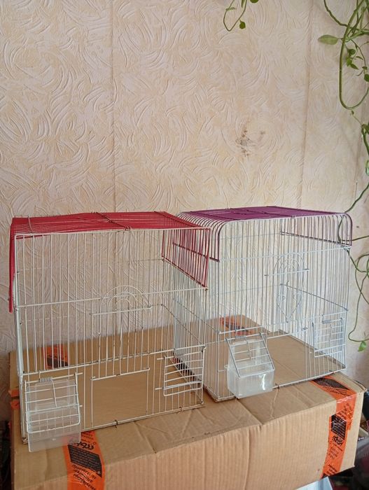 Клетки для птиц.
