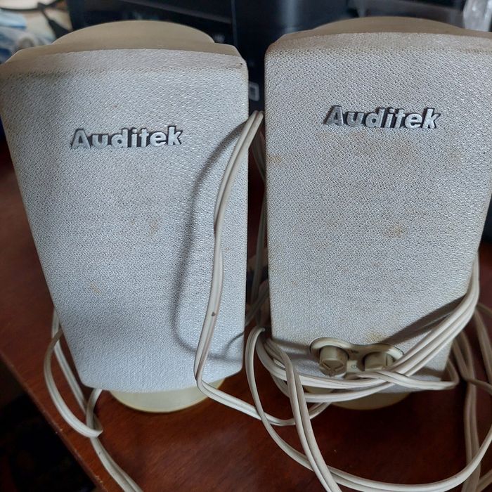 Монитор с колонкой