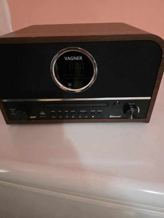 Vând radio cu bluetooth,stick,mp3