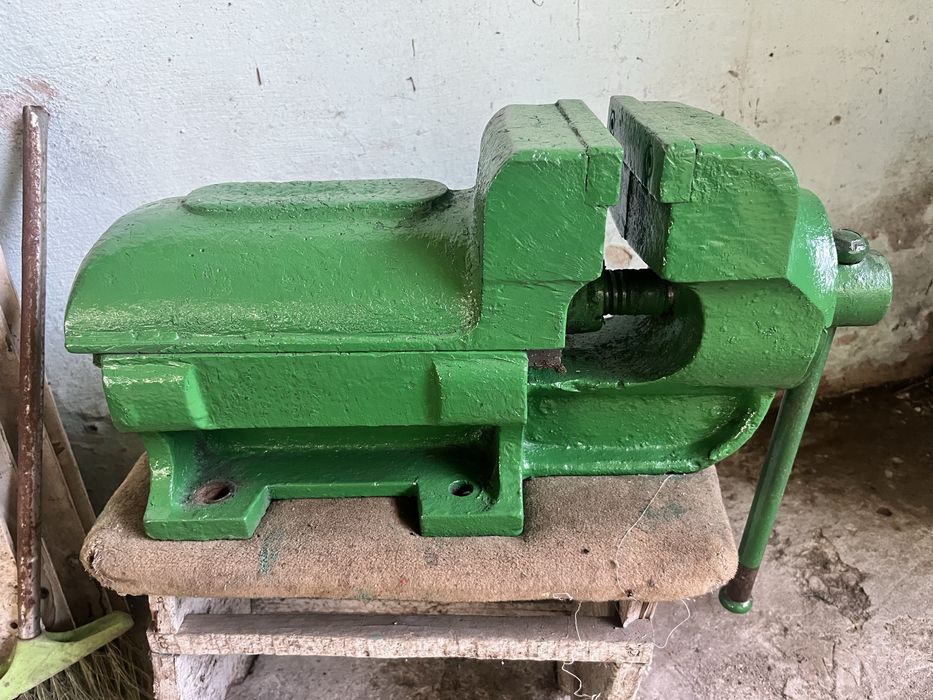 De vanzare menghina 150 mm