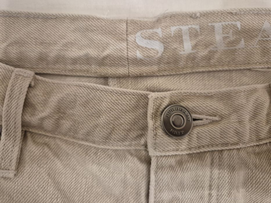 Blugi Burberry Brit de dama, culoare bej, marime 30R, in stare buna