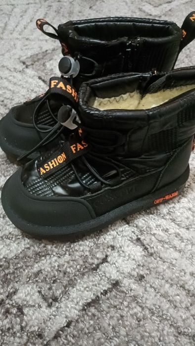 Ghete și cizme măsură 28- 130 ron toate