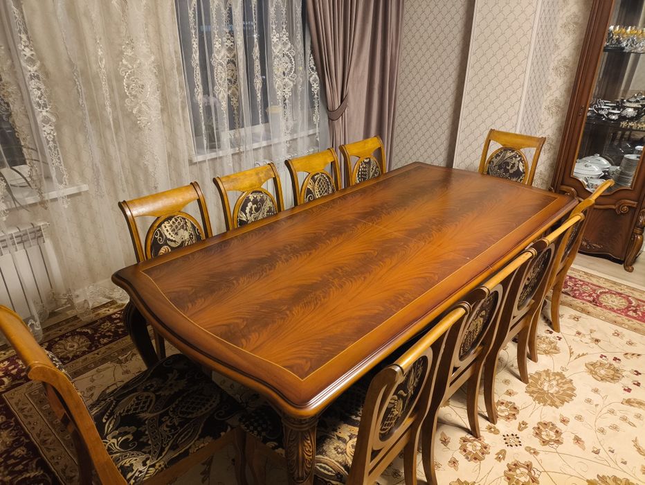 Стол и стулья...