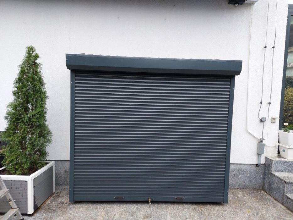 Dulap metalic parcare sau gradina
