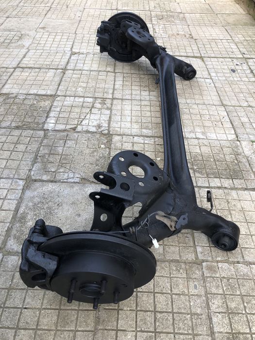 Заден мост за Тойота Версо/Verso 2009-2014г