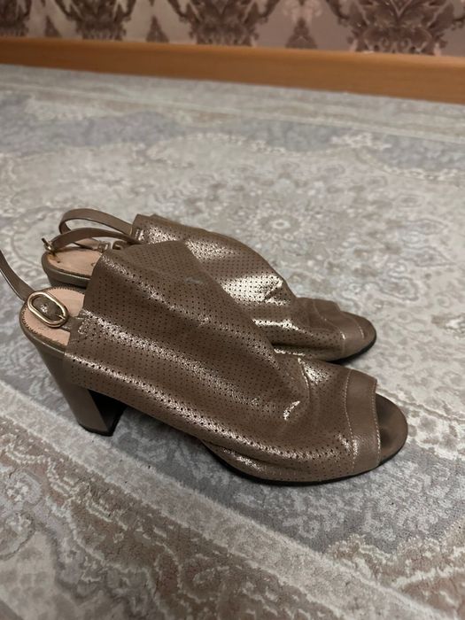 Продам обувь 38 размер