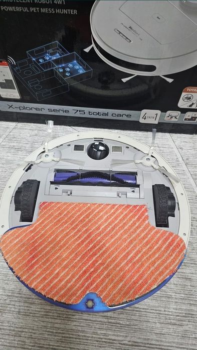 Роботпылесос в идеальном состоянии.