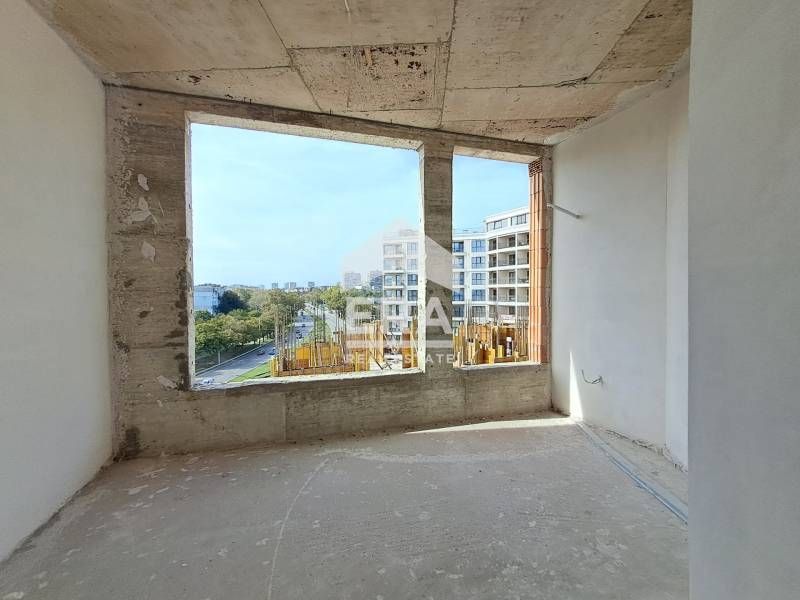 Продава се Тристаен апартамент в Варна, Бриз - 153 кв.м за 2190 €/кв.м - Снимка #2