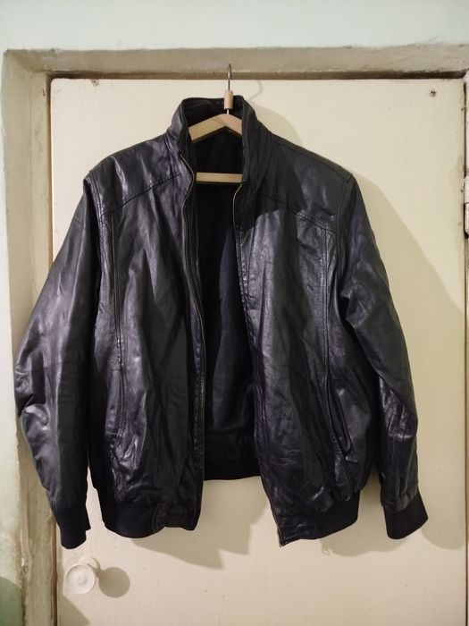 Продам кожаные куртки.