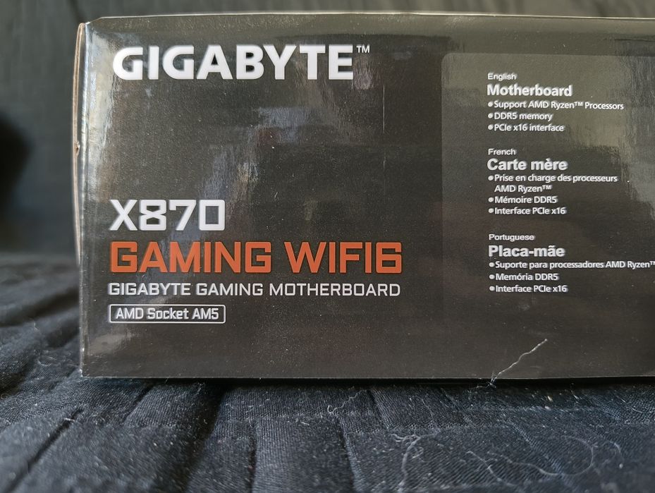 Placa de baza GIGABYTE X870 GAMING WIFI6, AM5, DDR5, BT, ATX