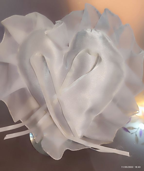 Discount 15% din prețul afișat .Vând rochie de mireasă, culoare albă,